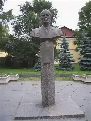 Кафе кикоин псков. Памятники пскова. Кикоин псков памятник. Кикоин псков. Кофе с кикоином псков.