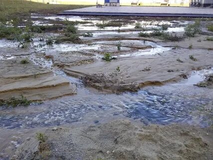 Почему заливает водой