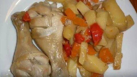 Голень куриная тушеная с овощами
