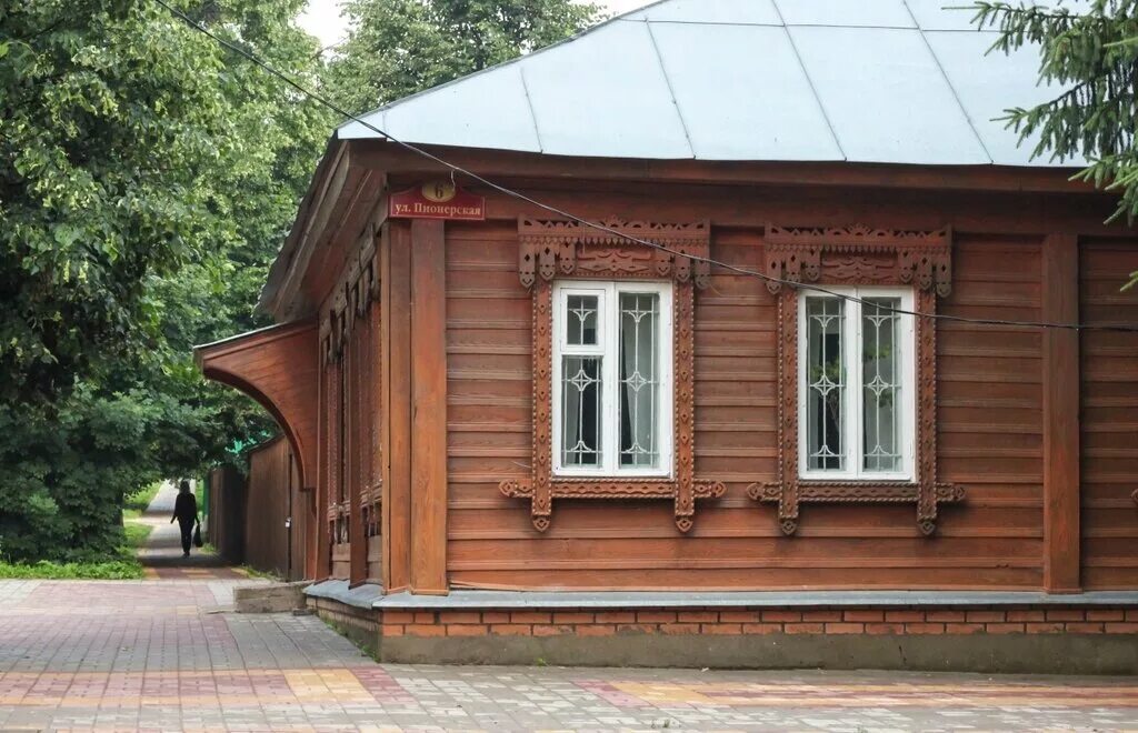 Музей снаружи. Музей здание. Нижнедевицк воронежская музей. Музей углича снаружи. Музей снаружи.