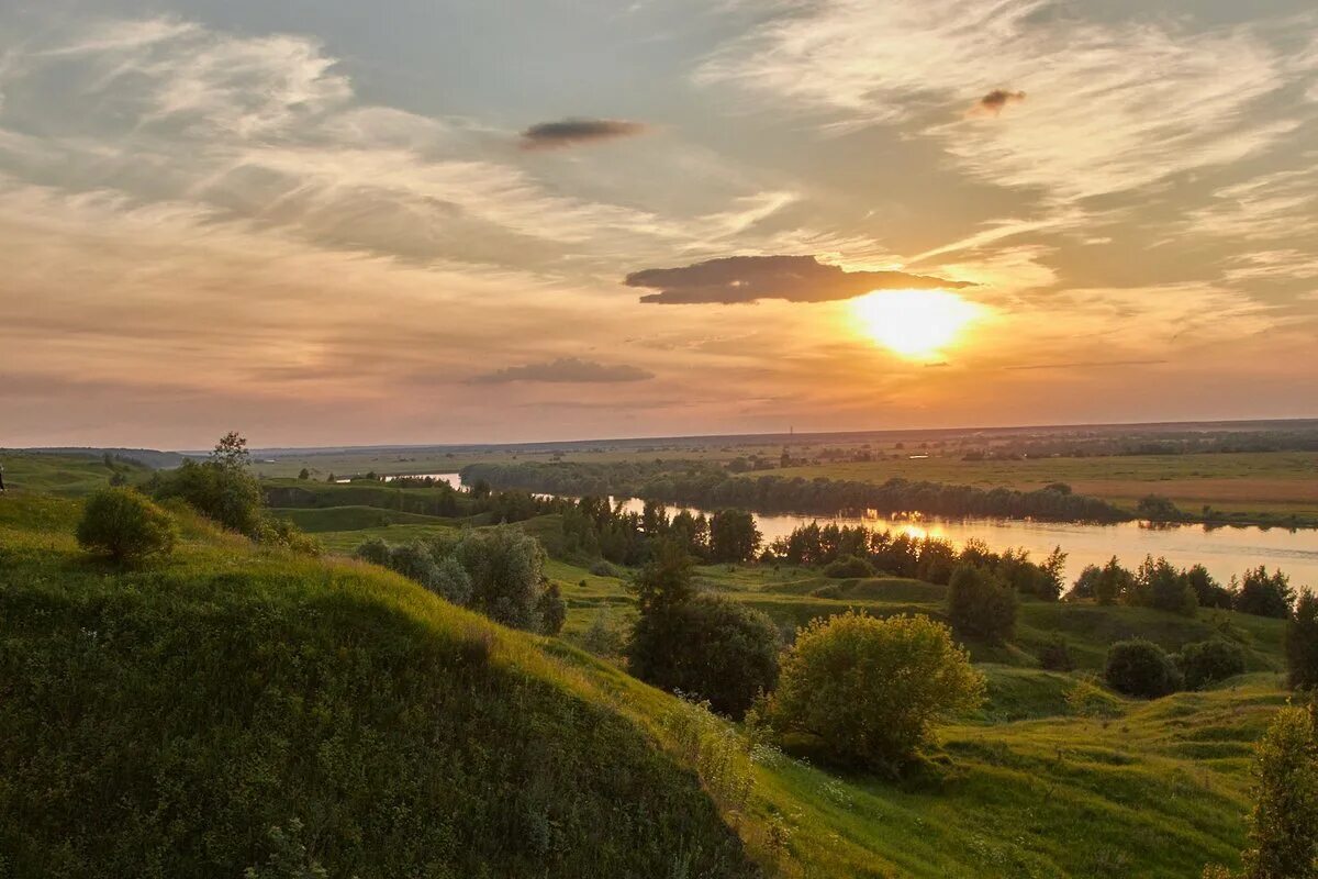 Просторы рязани. Родина Есенина село Константиново. Река Ока Константиново Родина Есенина. Константиново Ока Есенин. Музей Есенина в Константиново Ока.