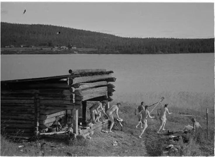 Общая баня. Совместная баня. Общественная баня берлина. Баня немецкая ретро. Совместная баня.
