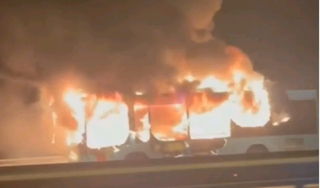 Лазурный горит. Горящий газ. Сгорел лазурный автобус. Лазурный горит. Лазурная пожар.