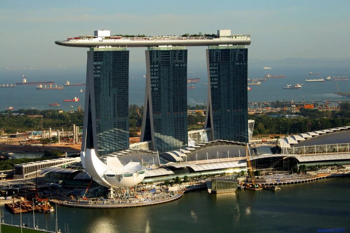 Здание Marina Bay Sands в Сингапуре.