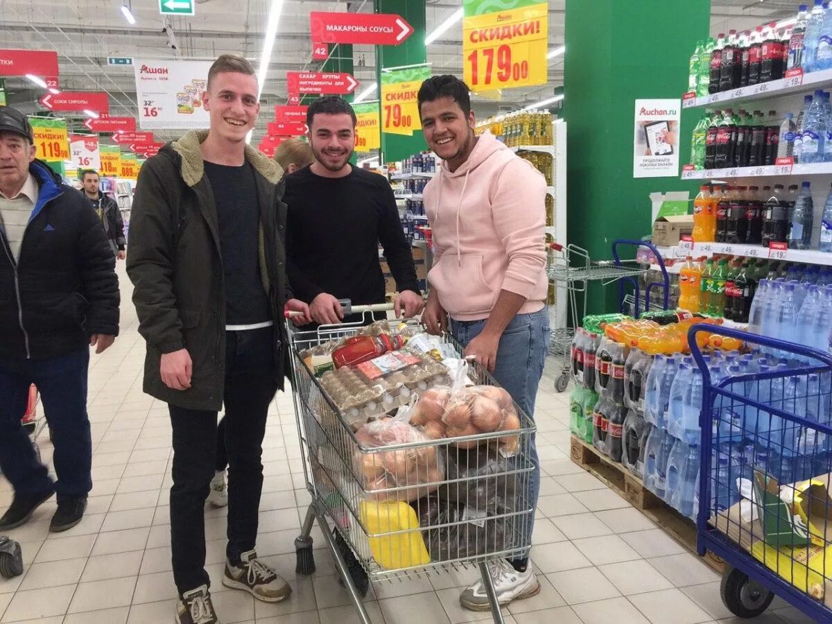 досмотр покупателя в магазине. пятерочка форматы магазинов. торговый представитель. заработали ли магазины. заработали ли магазины.