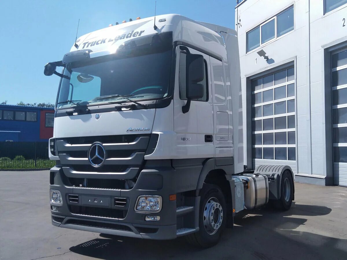 Куплю новый мерседес актрос. Мерседес 1844 Актрос 2018. Actros 1844 LS. 1844 LS 4x2 3900.