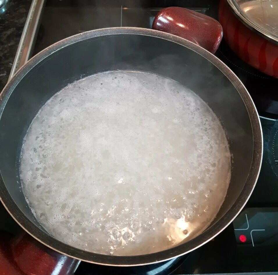 Сиалаф суп. Пена при варке риса. Кастрюля для варки риса и круп. Варим парим рис.