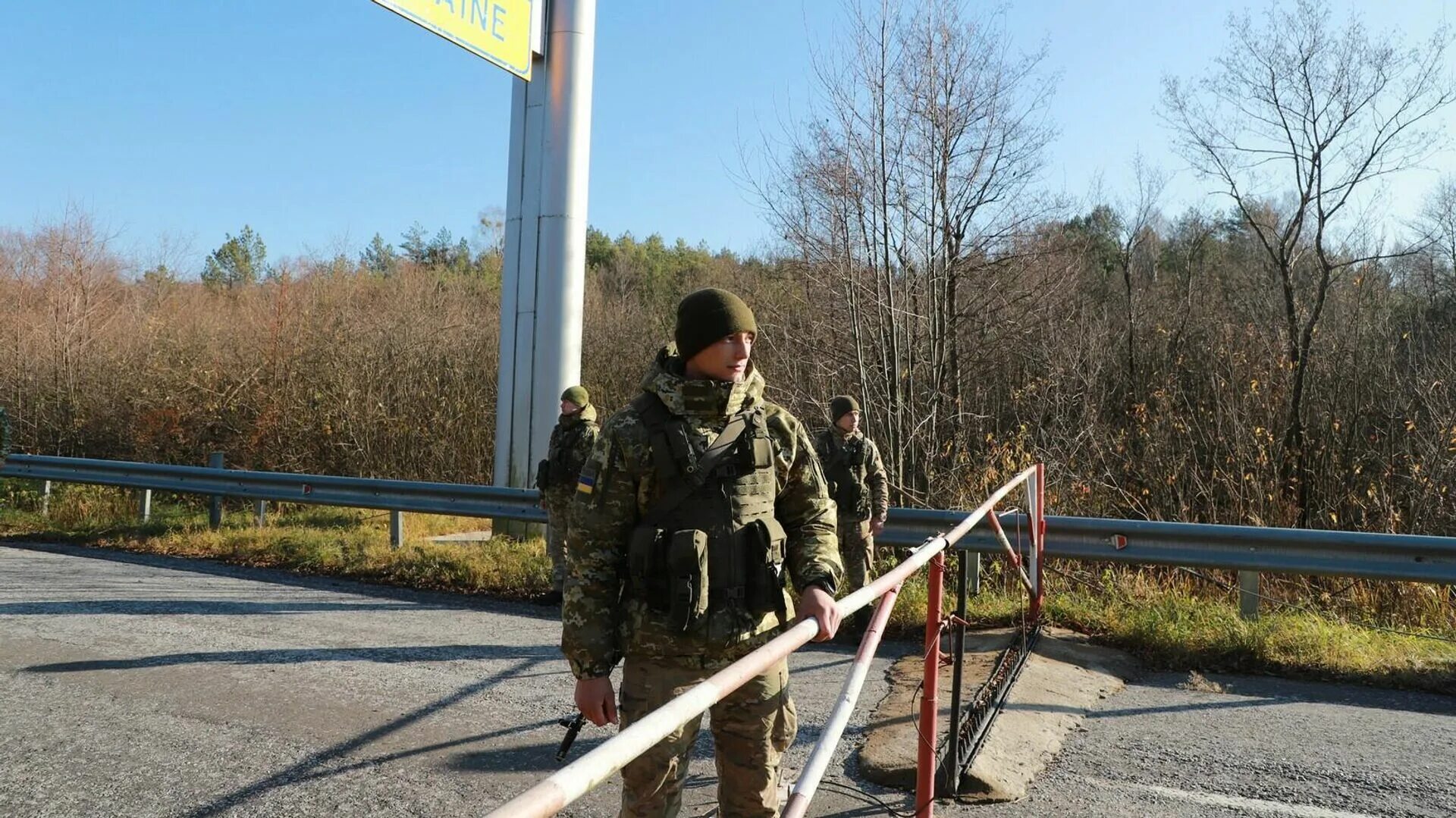 Государственная граница украины. Украинские пограничники. Украинские пограничники. Российские пограничники на границе с украиной. Граница между россией и украиной.