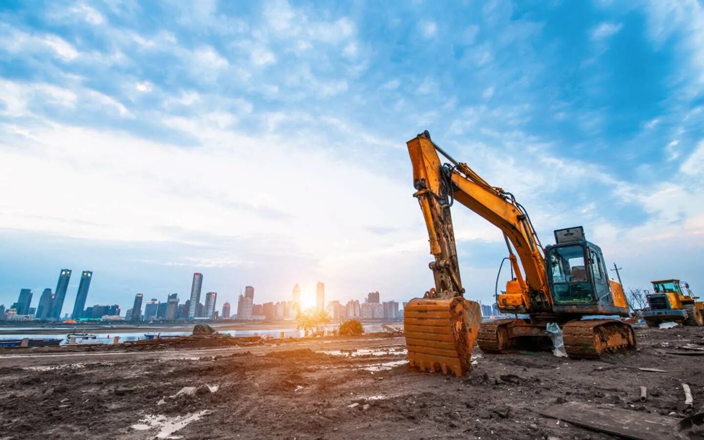 Стройка в городе. Звук строительства. Стройматериалы. Башня парус в дубае. Катар стройка города.