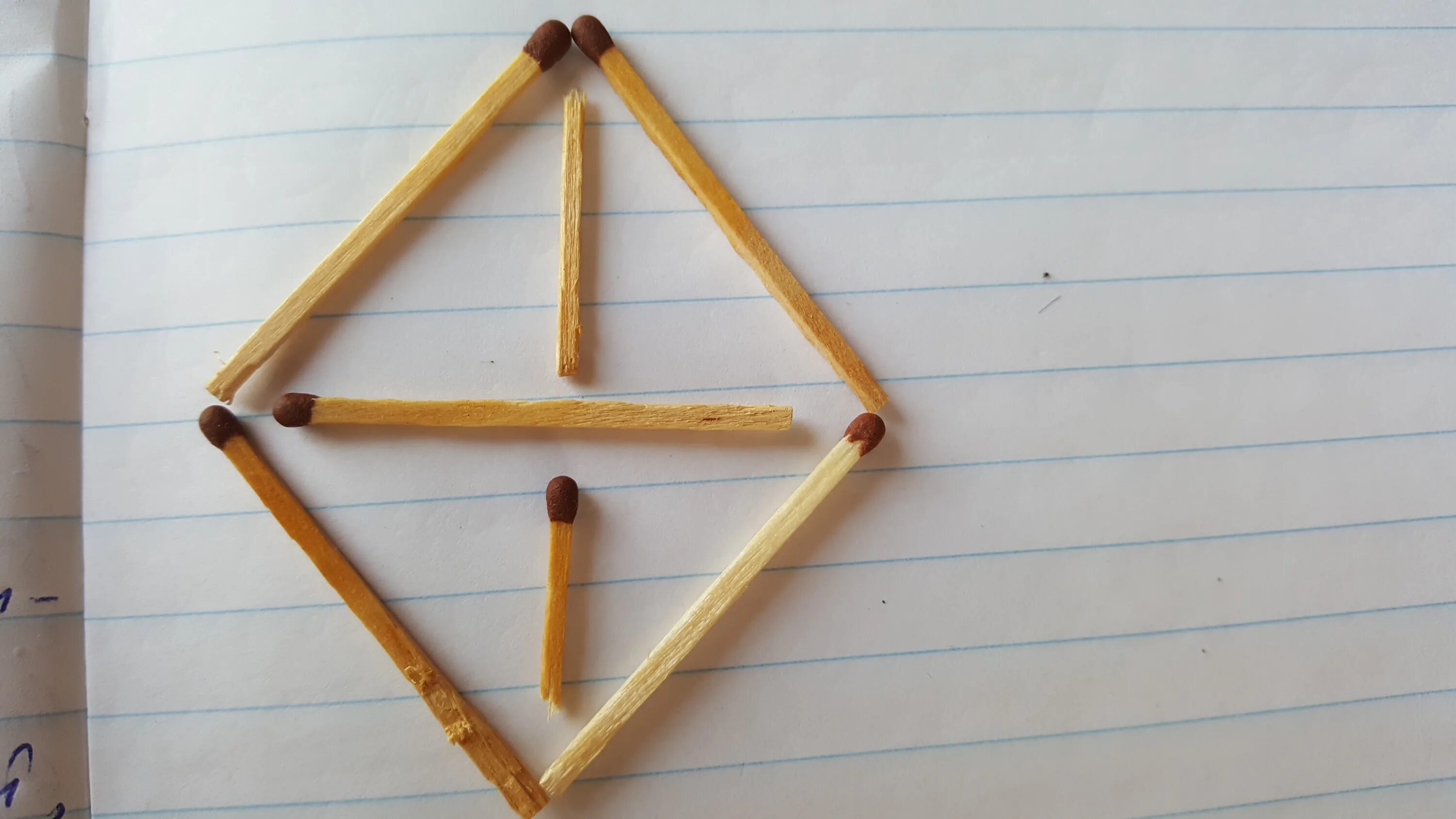 4 Треугольника из 6 спичек. 4 Равносторонних треугольника из 6 спичек. Треугольник из спичек. Пирамида из спичек. Из 6 спичек можно