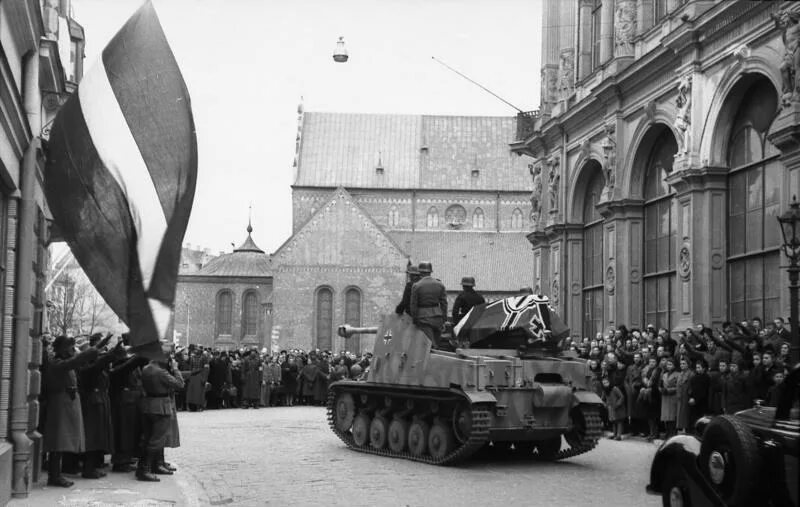 Освобождение литвы в 1944. Советские войска в риге 1944. Латвия 1944 год. Бои в латвии 1944. 1944 - освобождение риги советскими войсками.