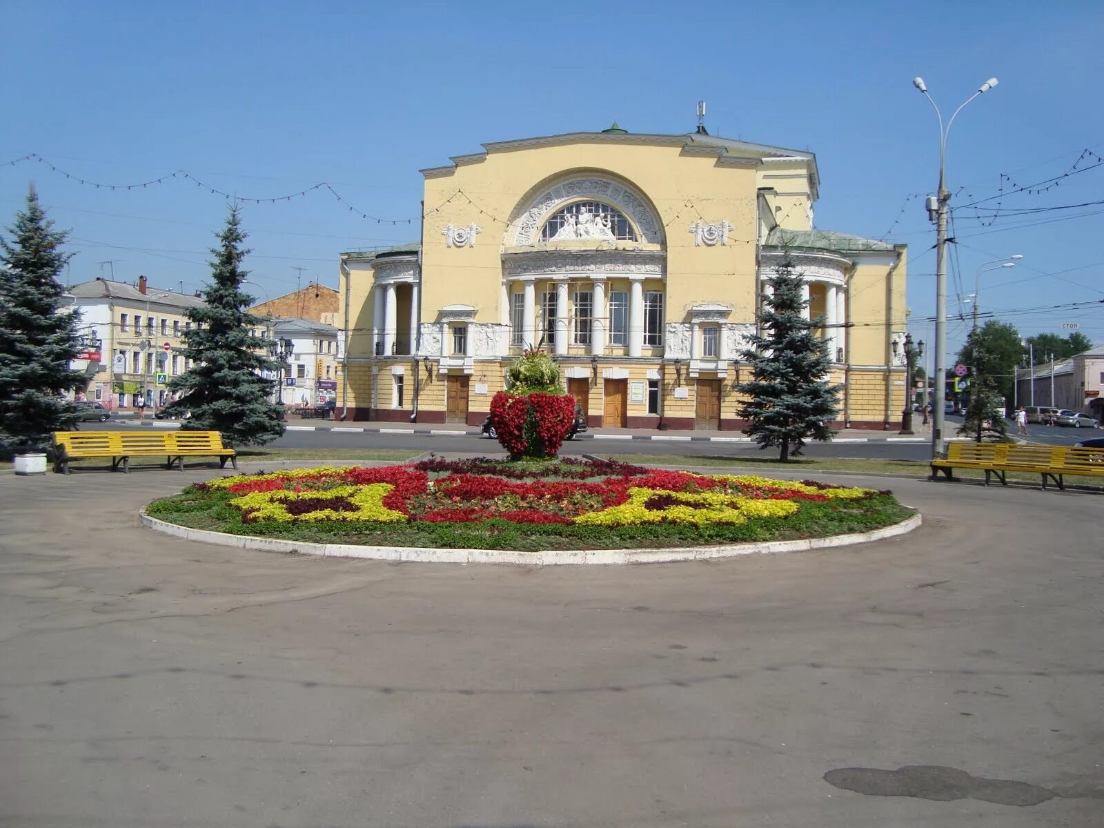 Волковская площадь. Волковская площадь. Волковский сквер ярославль. Волковский сквер ярославль. Волковская площадь.