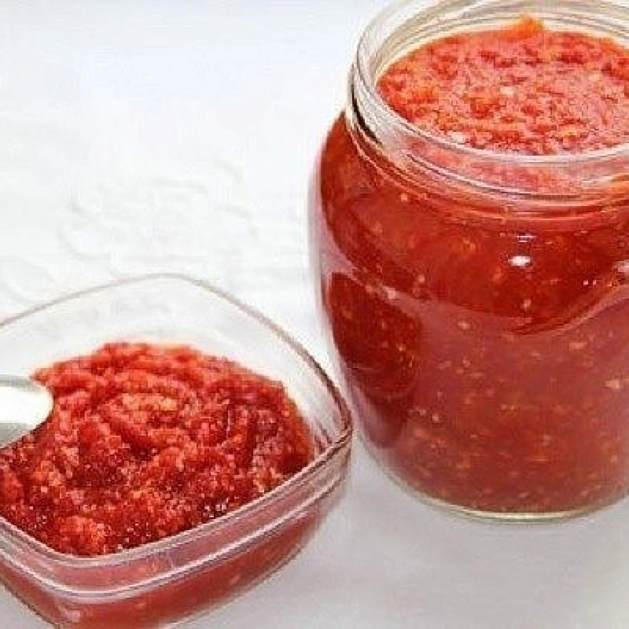 Аджика через мясорубку на зиму. Аджика помидор 2 перец 2 кг. аджика огонек. аджика из помидор. аджика из томатов.