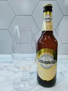 Пиво "Schlosskeller Weissbier" (Шлёсскеллер Вайсбир) от Завода Бе...