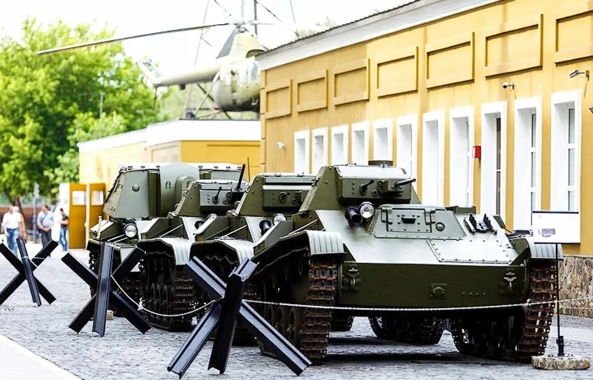 Поклонная гора в москве музей военной техники. Музей техники пышма. Угмк музей военной техники верхняя пышма. Музей боевой славы урала в верхней пышме. Музей военной техники в верхней пышме.