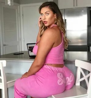 Sophie Hall Redefining Beauty Standards as a Curvy Plus-Size Fashion Model,...