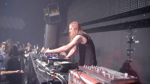 Venetian snares