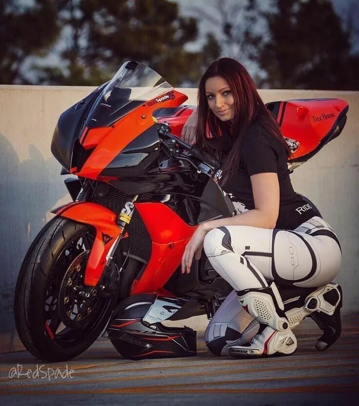 Фотки на мотоцикле девушки. Фотки на мотоцикле девушки. Фотки на мотоцикле девушки. Фотосессия на мотоцикле девушки. Фотки на мотоцикле девушки.