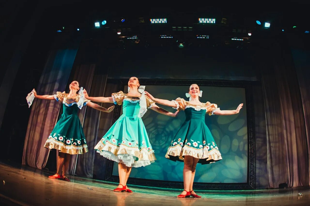 байкальский международный фестиваль сценического бального танца. танцевальные конкурсы февраль. хореографический конкурс. бэ дом культуры в движении. танцевальные конкурсы февраль.