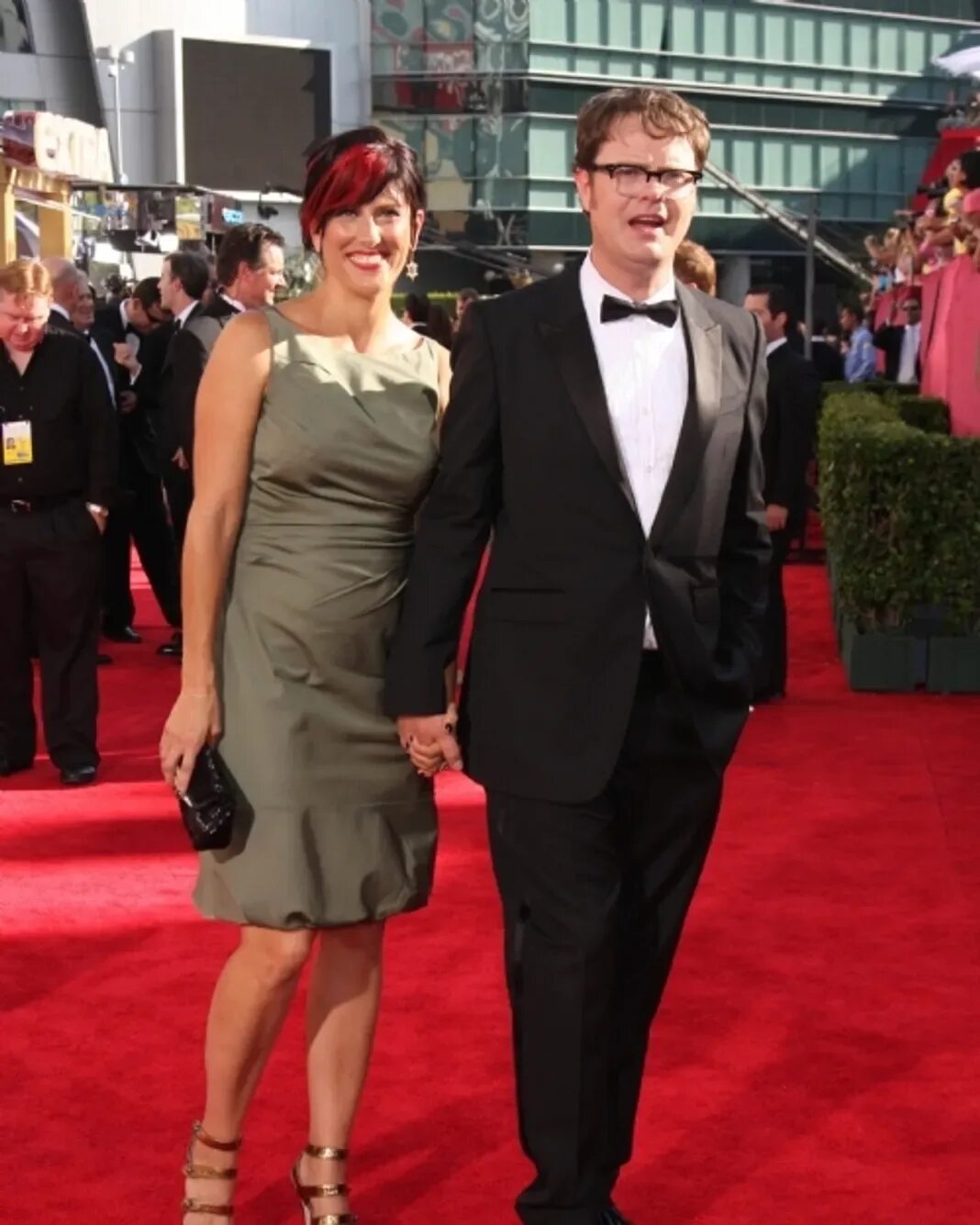 Рэйн уилсон с женой холлидей рейнхорн. Холлидей рейнхорн. Рэйн уилсон и холлидей рейнхорн. Рэйн уилсон и холлидей рейнхорн. Холлидей рейнхорн.