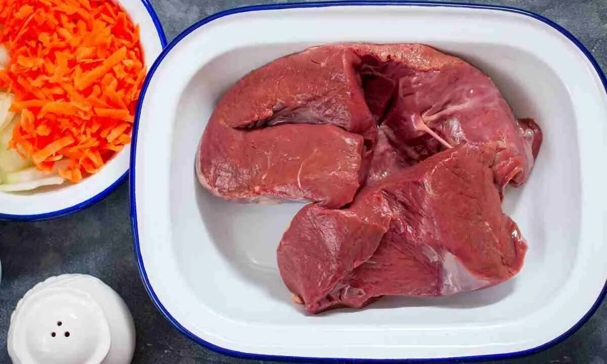 Печень говяжья отварная. Сердце говяжье варка. Сердце говяжье варка. Сердце говяжье варка. Сердце говяжье варка.