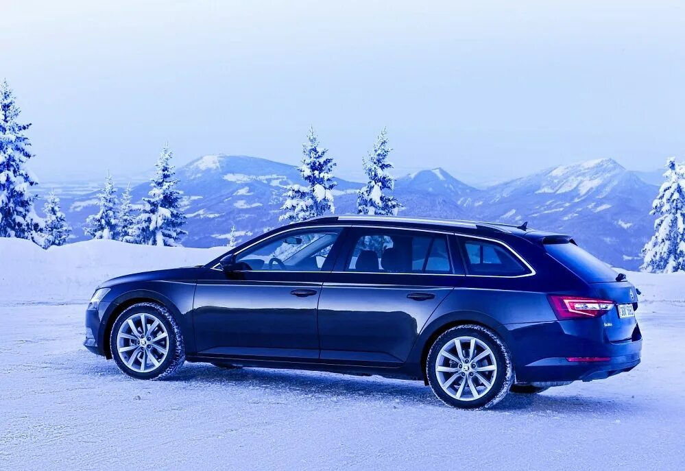 Skoda Superb универсал 4x4. Škoda Superb Combi 4x4. Skoda Superb 2017 универсал. Skoda Superb Combi 2022 4x4.