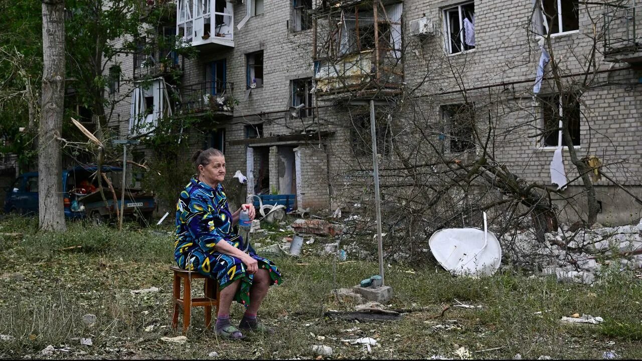 Разрушенный дом. Разбомбленный дом. Разрушенный Донецк.