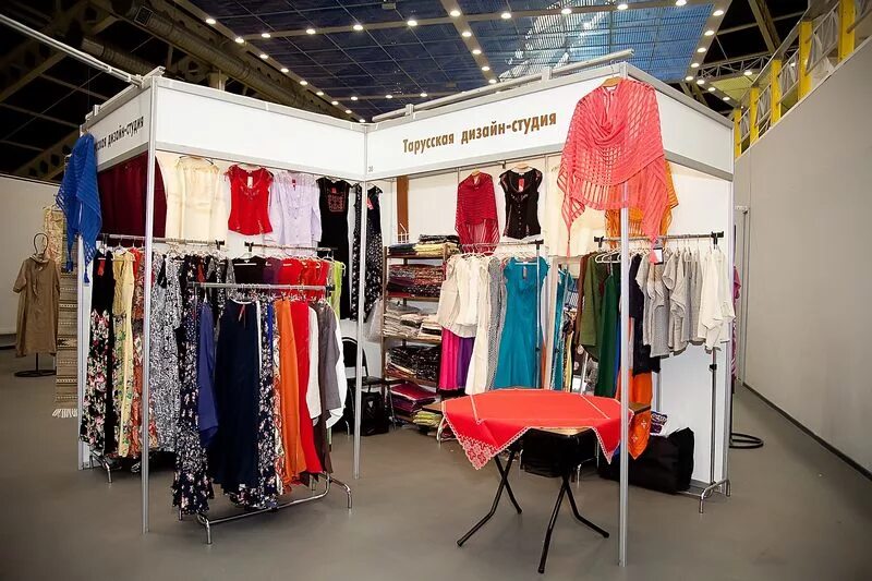 ателье манекен. дизайнеры одежды спб. дизайнер одежды и аксессуаров. модельер таня котегова. выставка дизайнеров в петербурге.