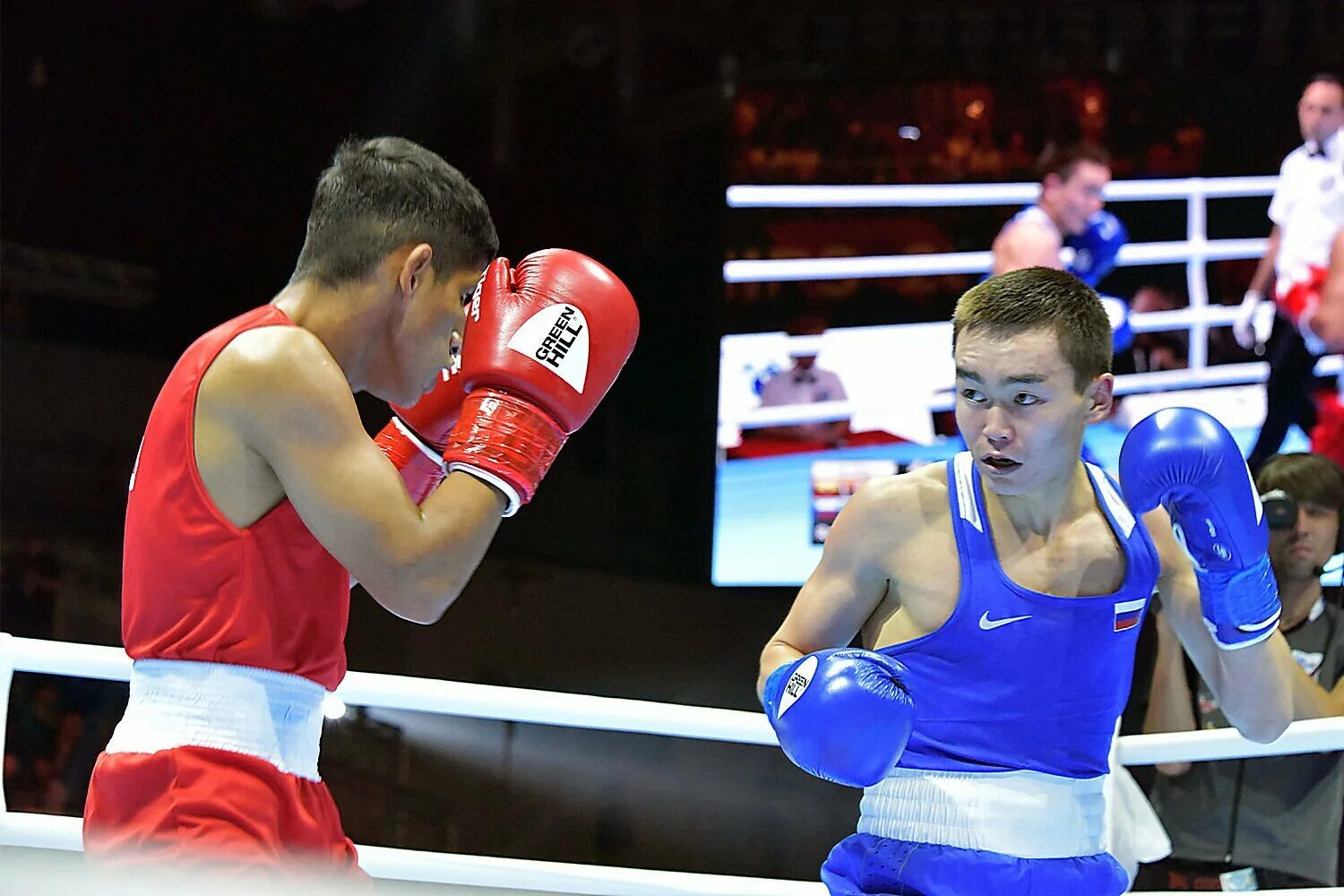 Чеботарев саратов боксер. Игорь семернин боксер. Пряничников боксер из свердловска. Пряничников боксер из свердловска. Алексей пряничников боксер.