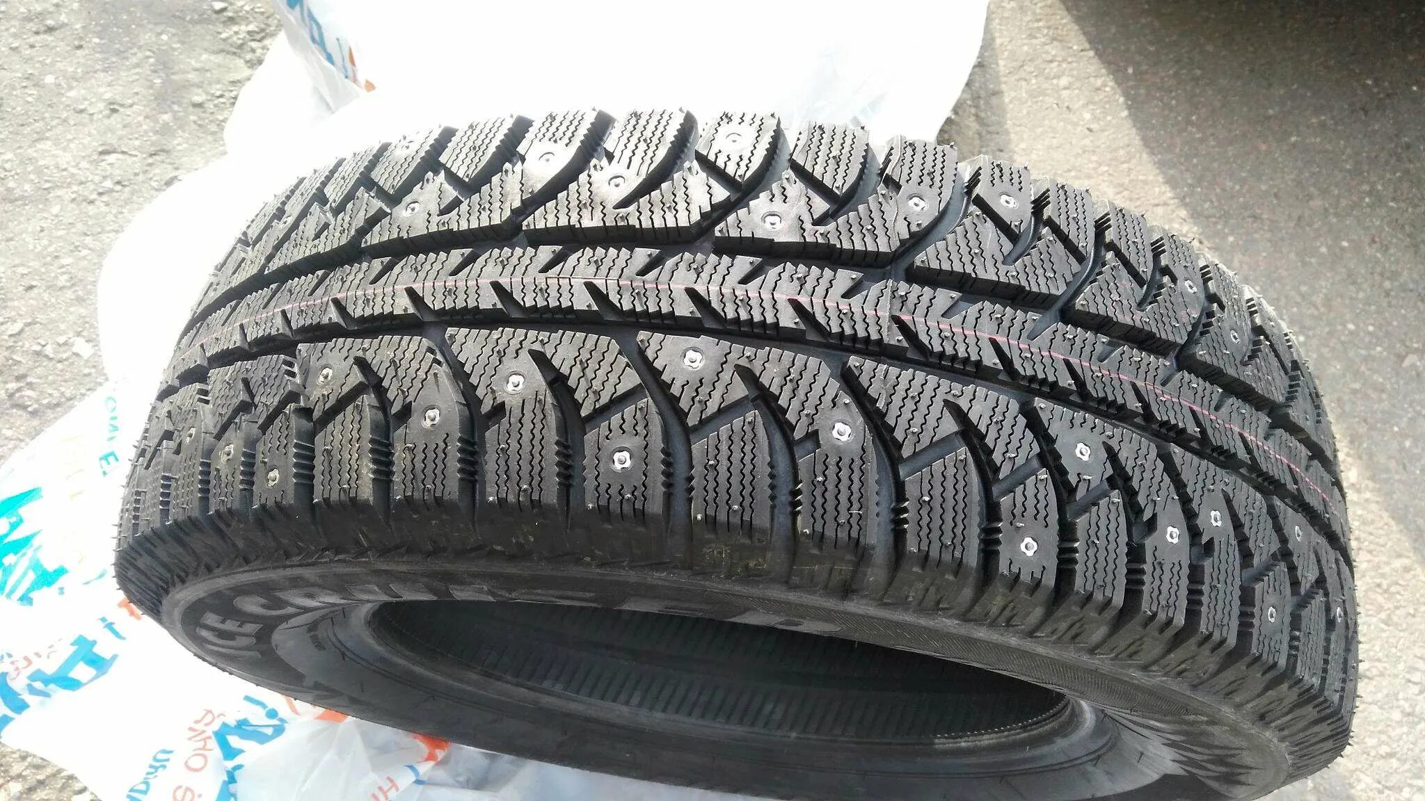 Bridgestone Ice Cruiser 7000s. Бриджстоун айс 7000 s. Bridgestone ic7000s. Bridgestone Ice Cruiser 7000s 195/65 r15 91t. Шипованные шины 195 65 купить