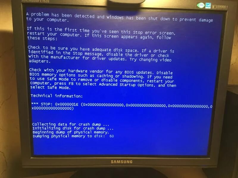 Синий экран после. Экран смерти Windows 7 монитор. BSOD Windows 7. Синий экран смерти Windows 7. Синий экран виндовс 7.