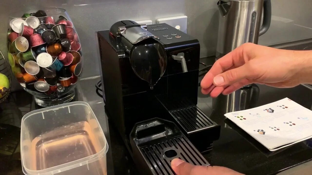 Как очистить от накипи кофемашину delonghi. Nespresso Descaling Kit 1pack. Неспрессо Descaling. Nespresso Krups Descaling. Nespresso Descaling Kit 1x100.