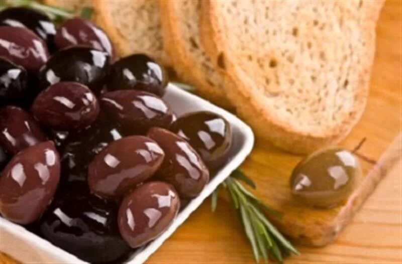 Оливки каламата или сицилия. Greek olives. Маслины каламата. Greek olives. Маслины каламата.