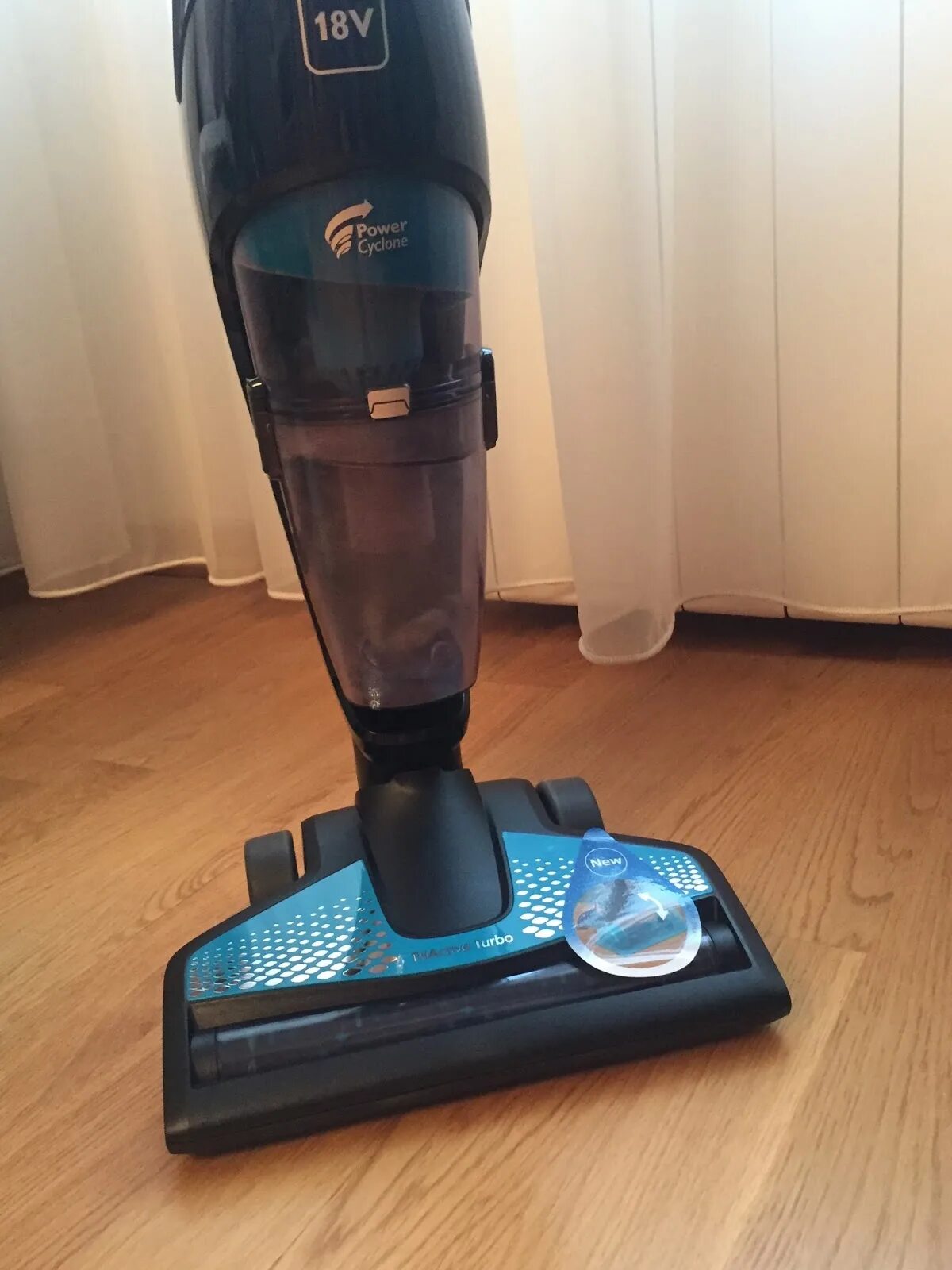 Пылесос филипс power pro. Philips Power Pro Aqua 14.4. Philips Power Pro Aqua. Philips Power Pro Aqua 14.4v пылесборник. Пылесос Philips POWERPRO Aqua.