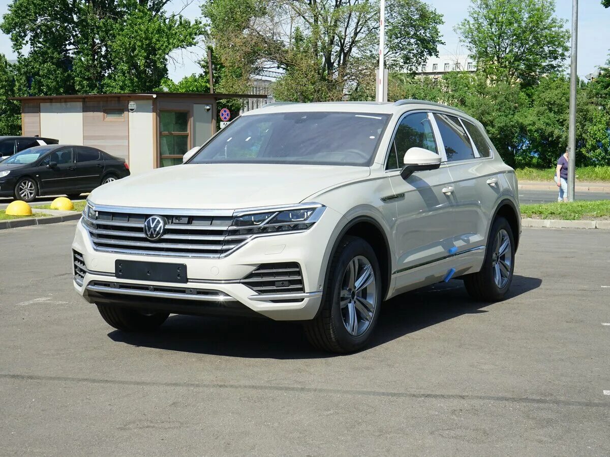 Куплю фольксваген туарег спб. Volkswagen Touareg 2021 аварийный. Volkswagen Touareg 2021 ДТП. Volkswagen Touareg 2021 авария.