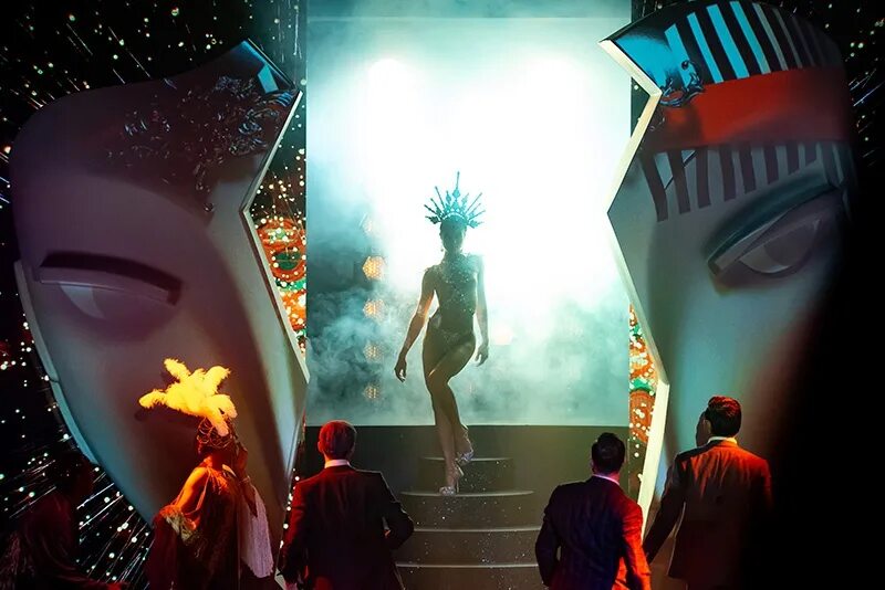 Музей цифрового искусства teamlab япония. Пространство впечатлений. Иммерсивная выставка teamlab. Человек и много дорог. Пространство впечатлений.