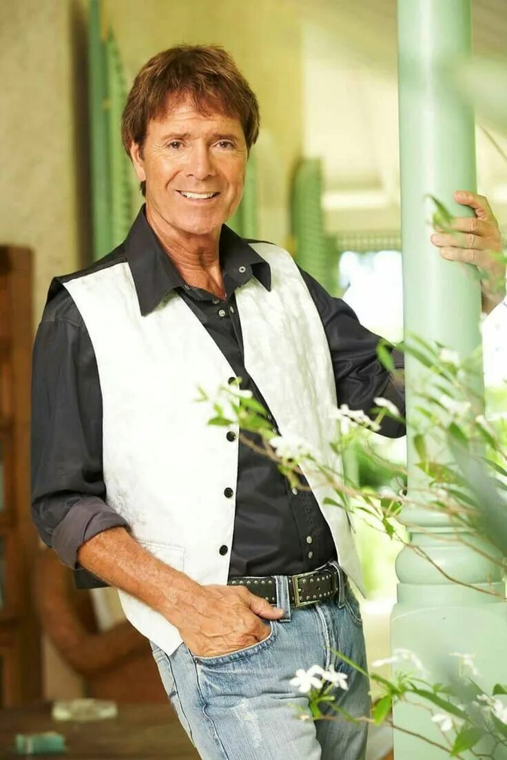 Клиф москва. Cliff Richard. Cliff Richard группа. Richard Cliff 2023.