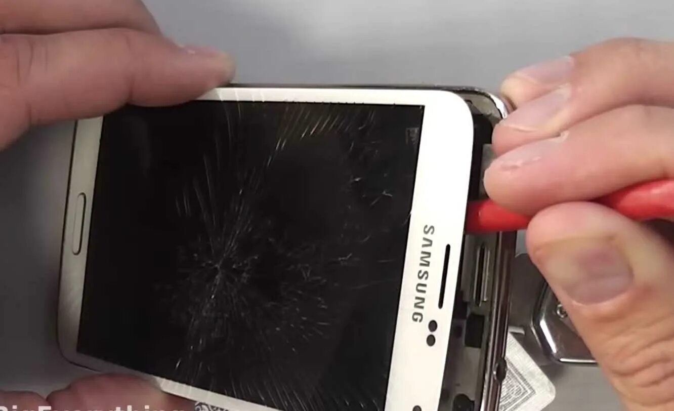 Не включается экран планшета. Самсунг галакси а5 разбитый. Samsung a5 2017 разбитый дисплей. Разбитый сенсор. Разбит экран телефона.