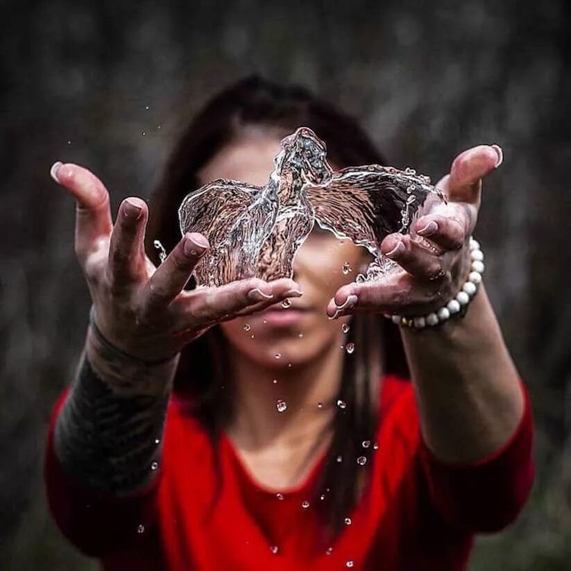 Необычные фотосессии. Волшебство в руках. Магия воды в руках. Креативные картинки. Невероятно талантливый