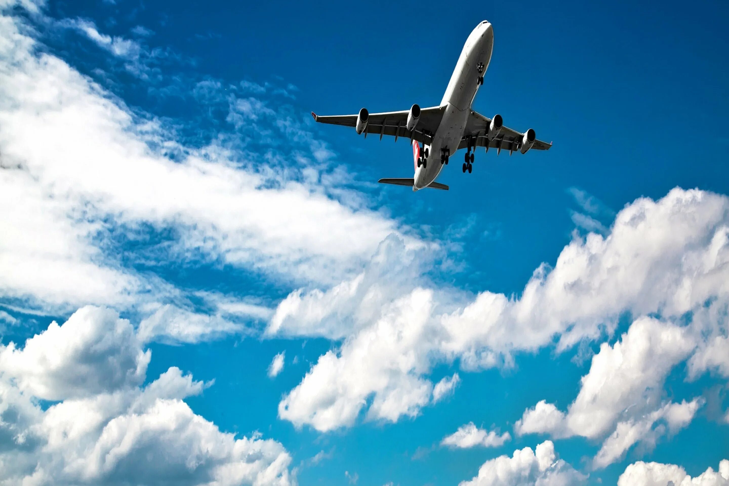 Полет в облаках. Самолет в небе. Небо авиации. Небо облака самолет. Небо авиации.