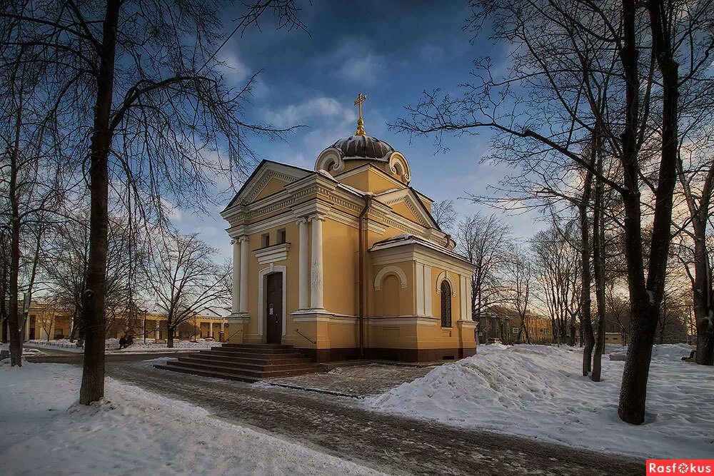 Петербургские ворота в кронштадте. Часовня богоявления господня спас-на-водах кронштадт. Часовня спас на водах кронштадт. Тихвинская храм часовня тихвинской иконы кронштадт. Кронштадт часовня спасения на водах.