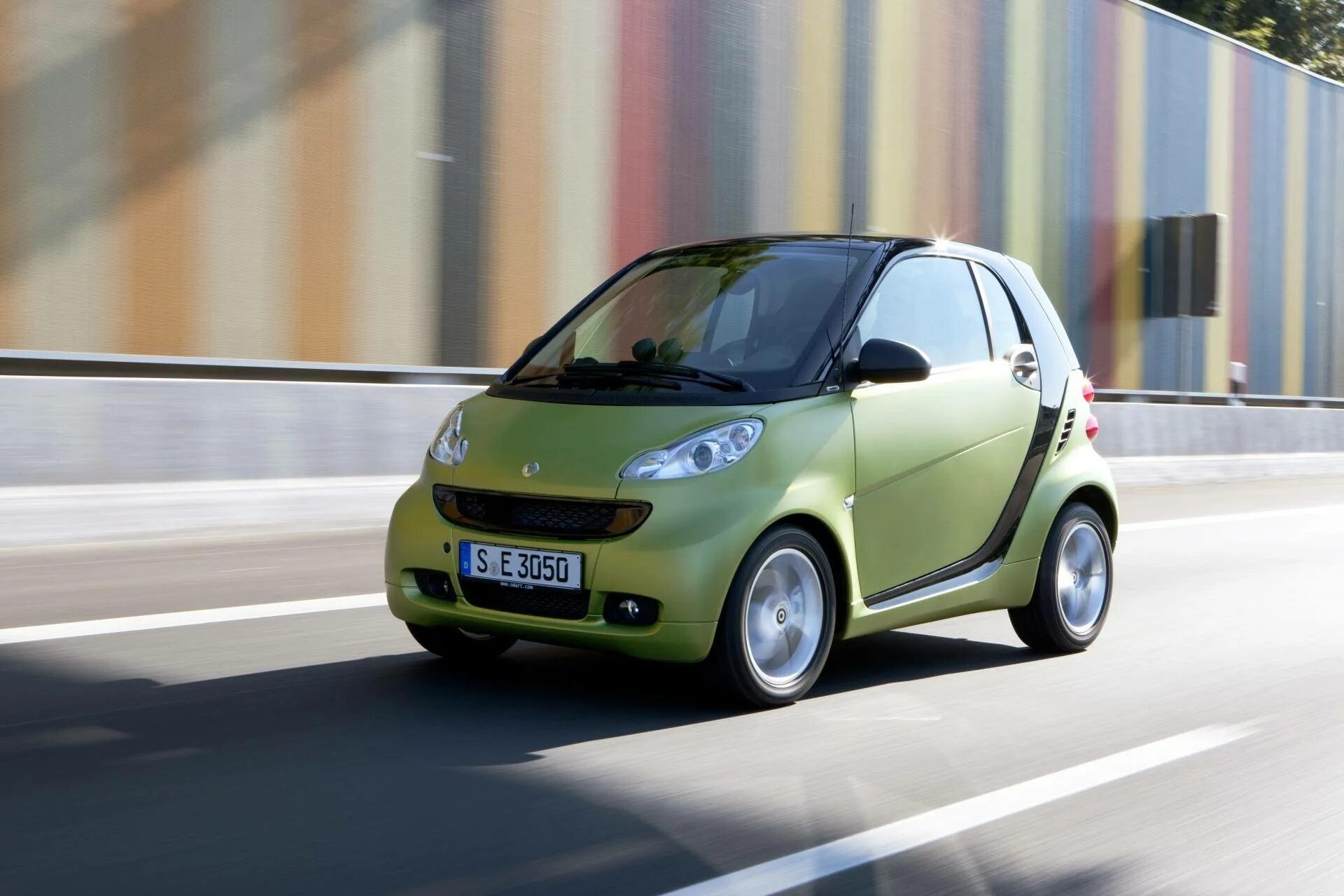 Бюджетные легковые автомобили. Smart Fortwo 2010. Smart Fortwo 2011. Smart Fortwo 2 поколение. Smart Fortwo 2022.