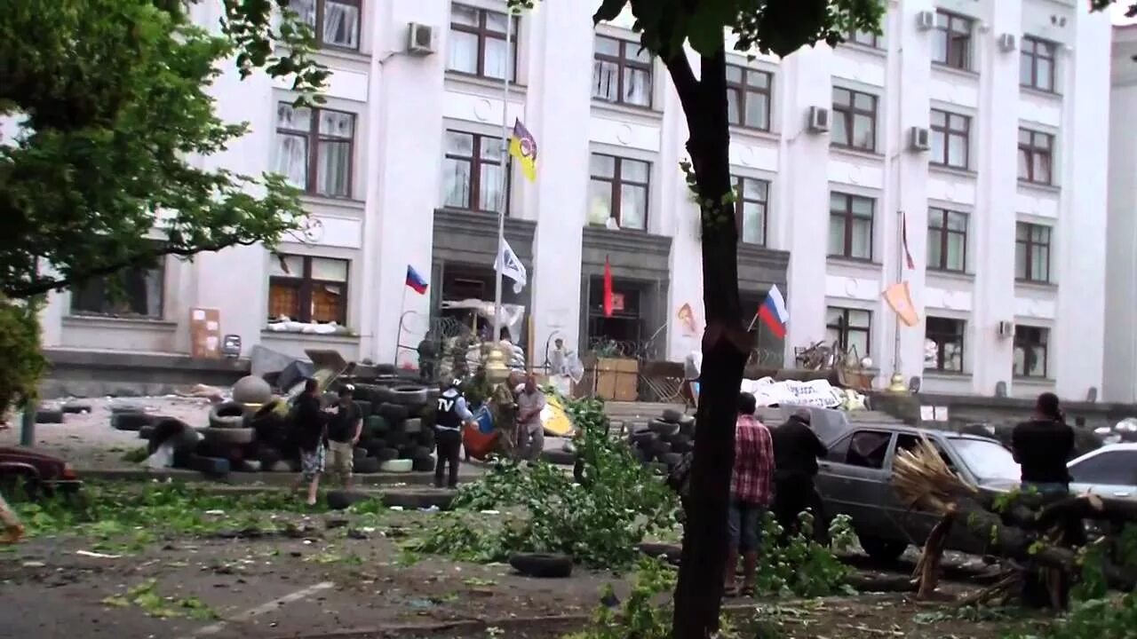 1 июля 2014 г. Авиаудар по Луганской администрации 02.06.2014. Обстрел Луганска 2 июня 2014. 2 Июня 2014 Луганск авианалет.