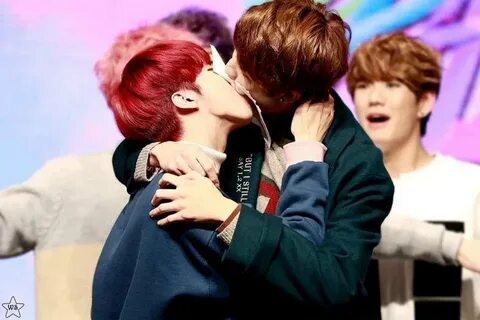 Kpop kiss