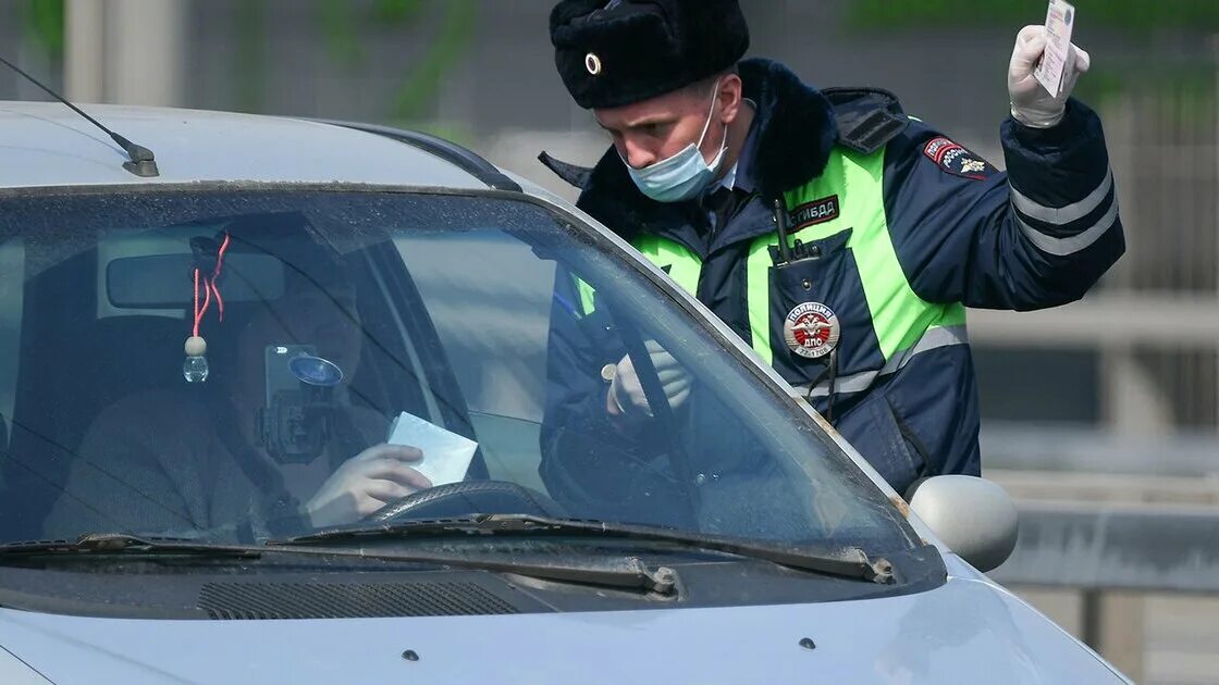 Нетрезвый водитель. Машина ГИБДД. Нарушение ПДД Москва. Нетрезвый водитель ГИБДД.