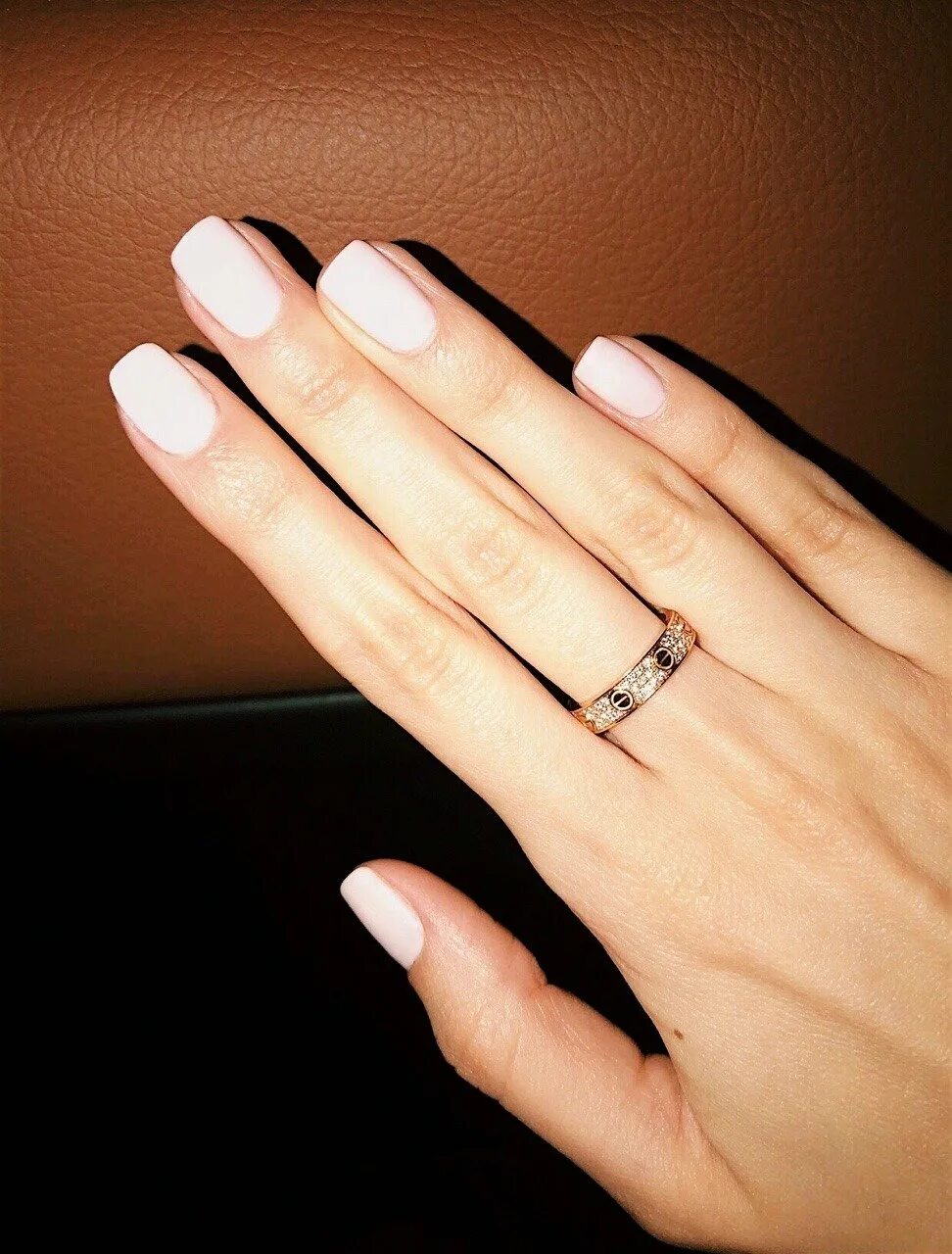 маникюр удлиняющий пальцы. какие ногти удлиняют пальцы. длинные ногти на коротких пальцах. маникюр на длинные ногти. маникюр удлиняющий пальцы визуально.