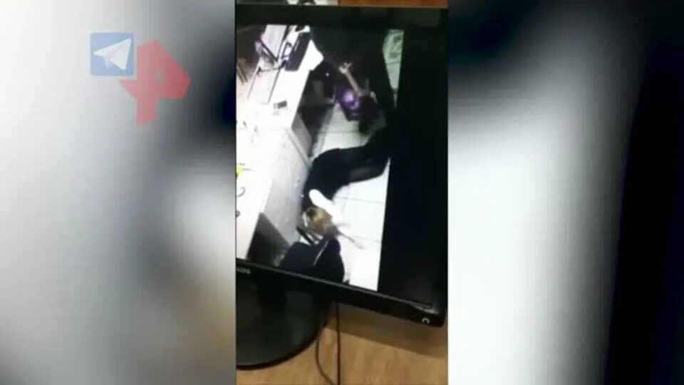 алиса ты убивала людей. конец го мира мемы. я убил другую алису. алису задушили. яндекс убили алису.