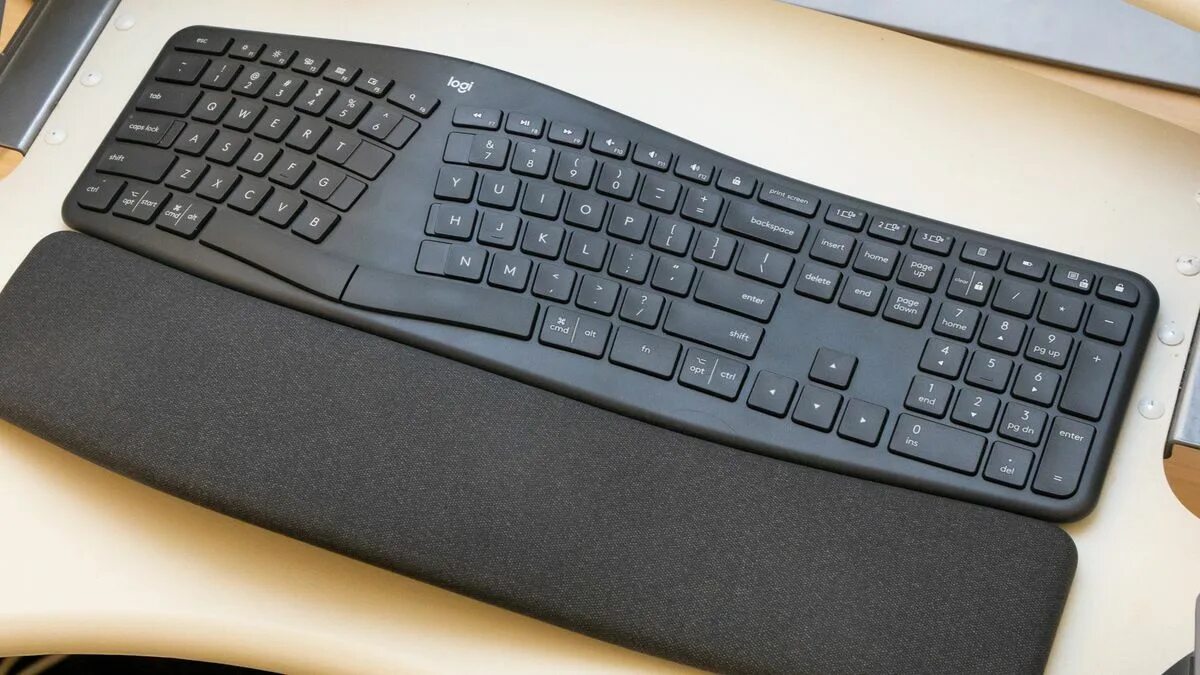Post ergo. Logitech ergo k860. клавиатура logitech k860. логитек клавиатура эргономичная. logitech ergo k860 wireless ergonomic keyboard.