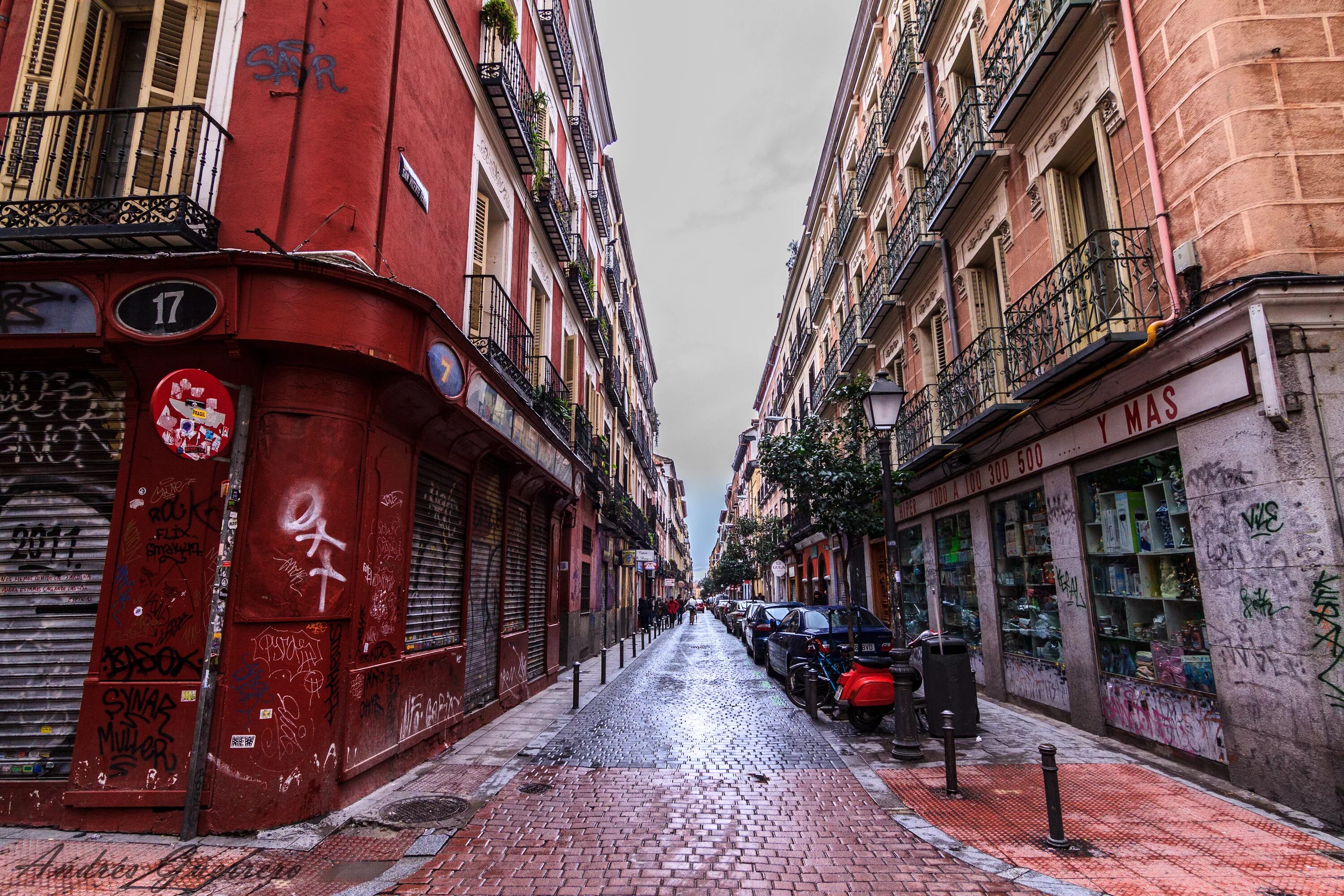 Улицы тет. Улица Урбан. Мадрид спальный район. Китайский квартал Буэнос Айрес. Старинные улочки Мадрида.
