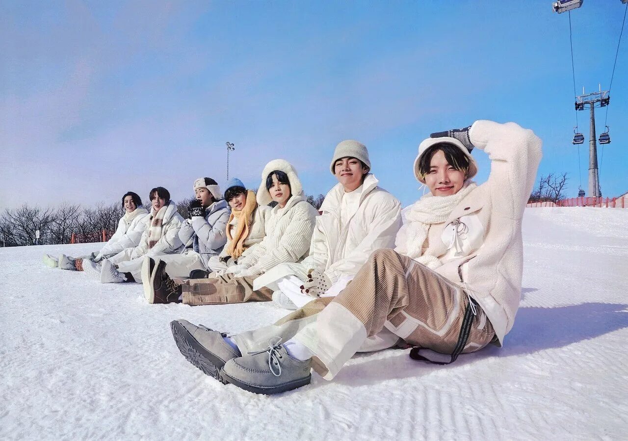 Зимние бтс. БТС Winter package. BTS Winter package 2021. BTS Winter package 2021 Юнги. BTS Winter package 2020.